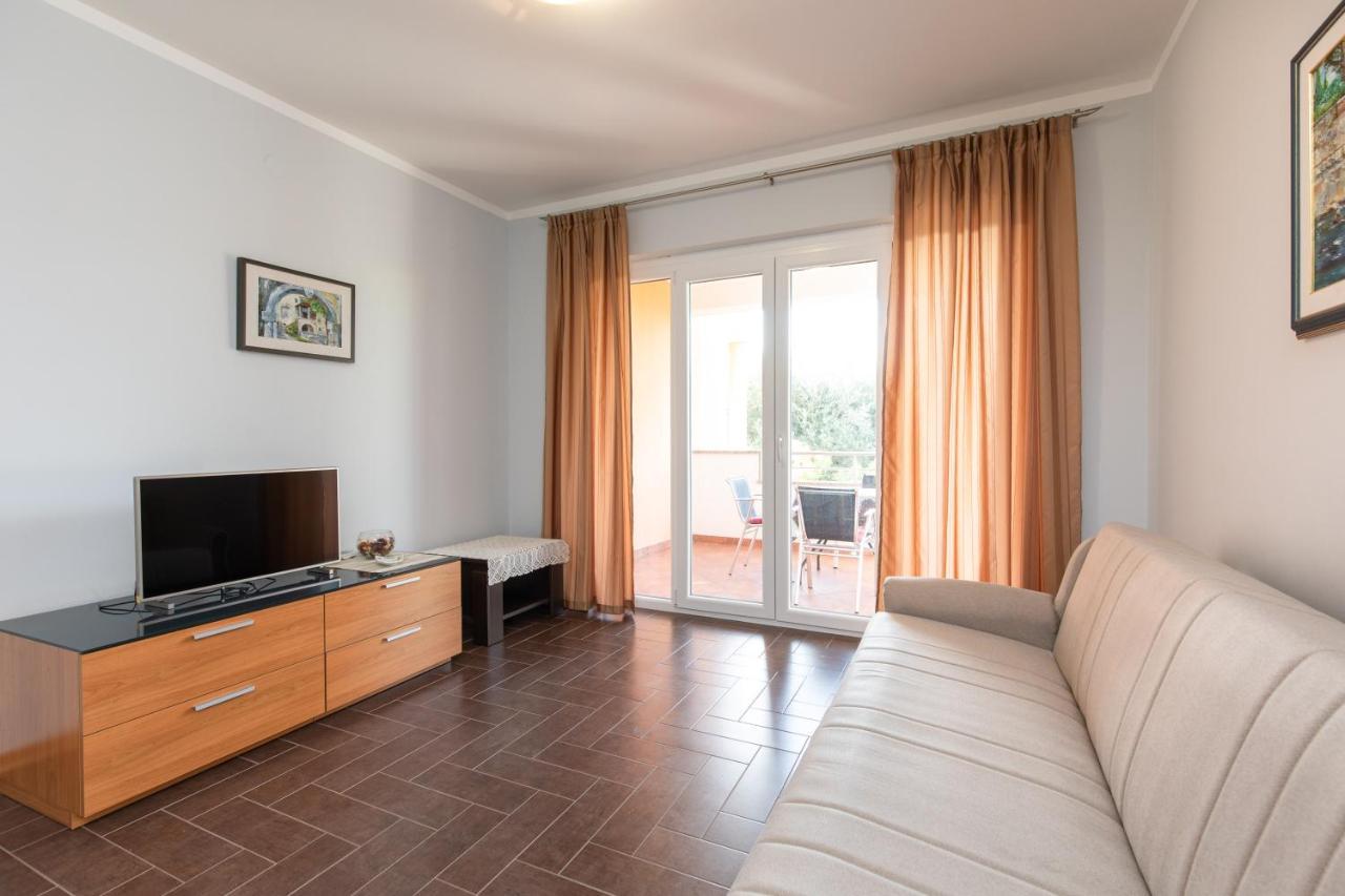 Apartments Bella Vista Кърк Екстериор снимка
