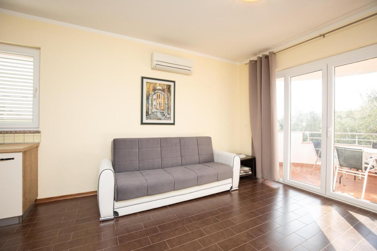 Apartments Bella Vista Кърк Екстериор снимка