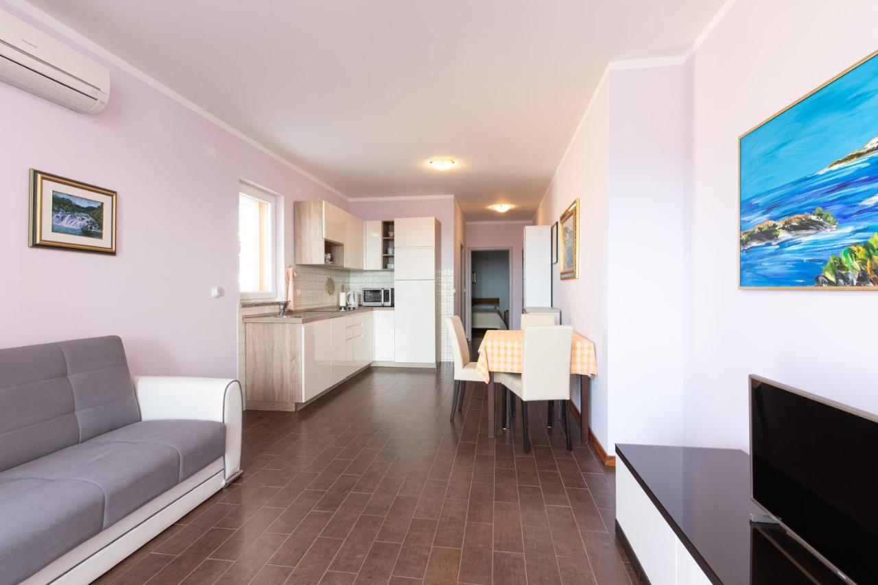 Apartments Bella Vista Кърк Екстериор снимка