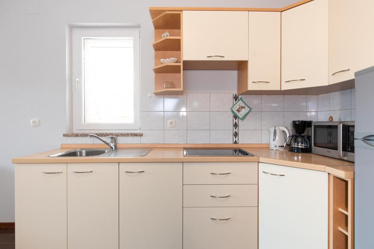 Apartments Bella Vista Кърк Екстериор снимка