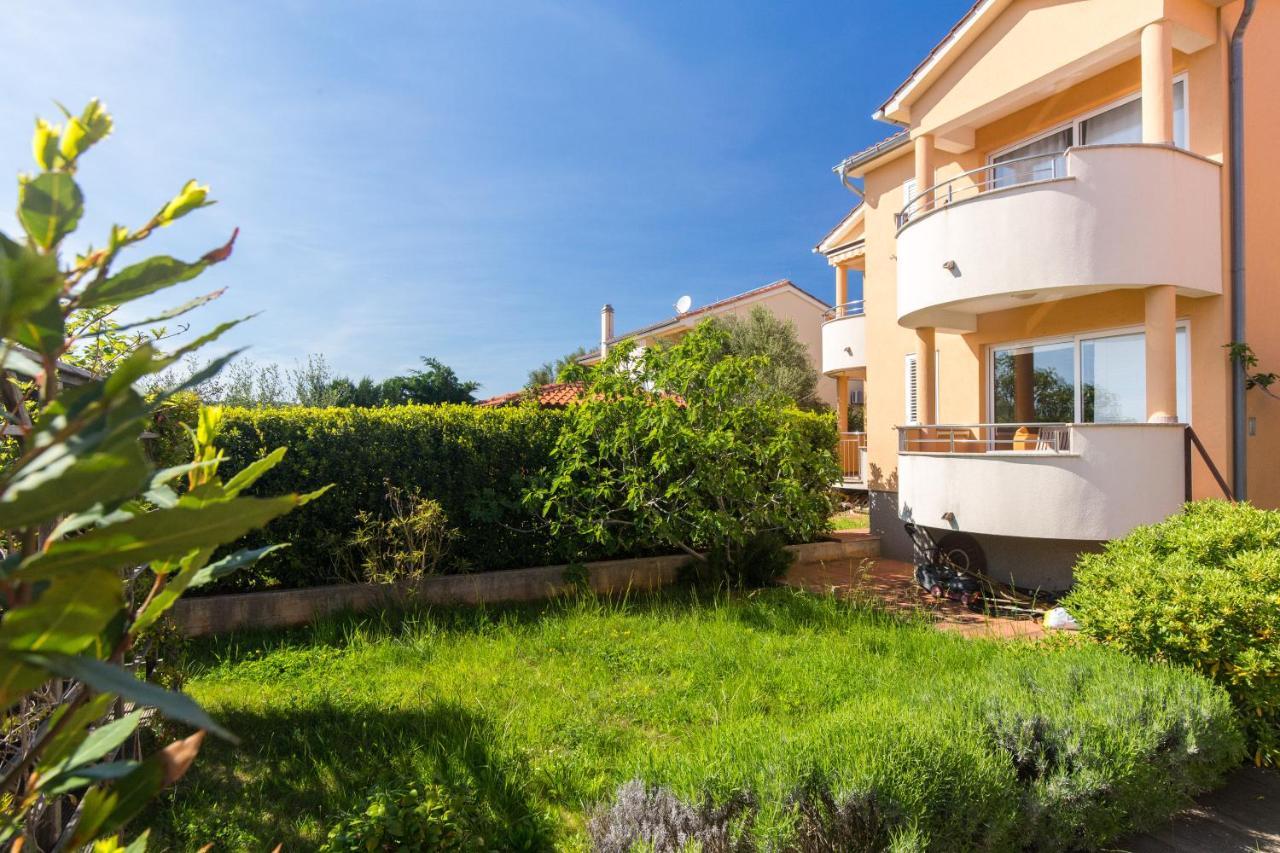 Apartments Bella Vista Кърк Екстериор снимка