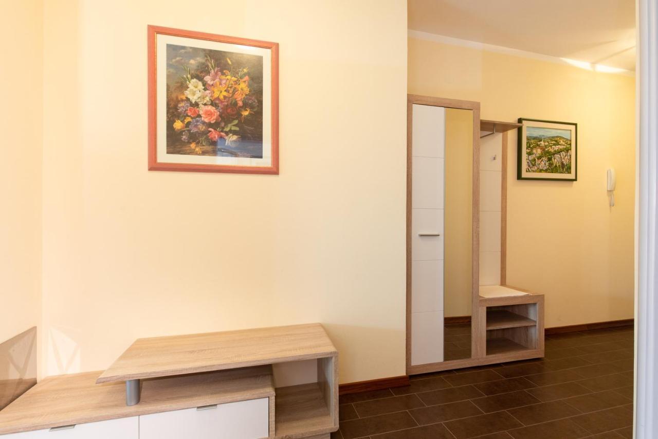 Apartments Bella Vista Кърк Екстериор снимка
