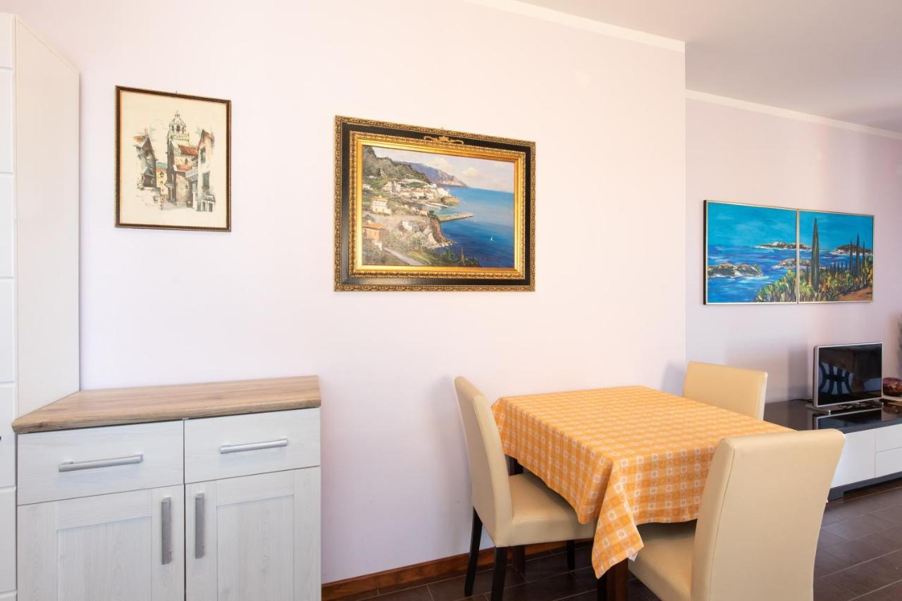 Apartments Bella Vista Кърк Екстериор снимка