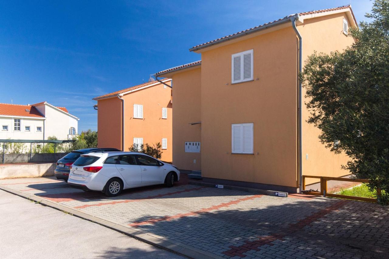 Apartments Bella Vista Кърк Екстериор снимка