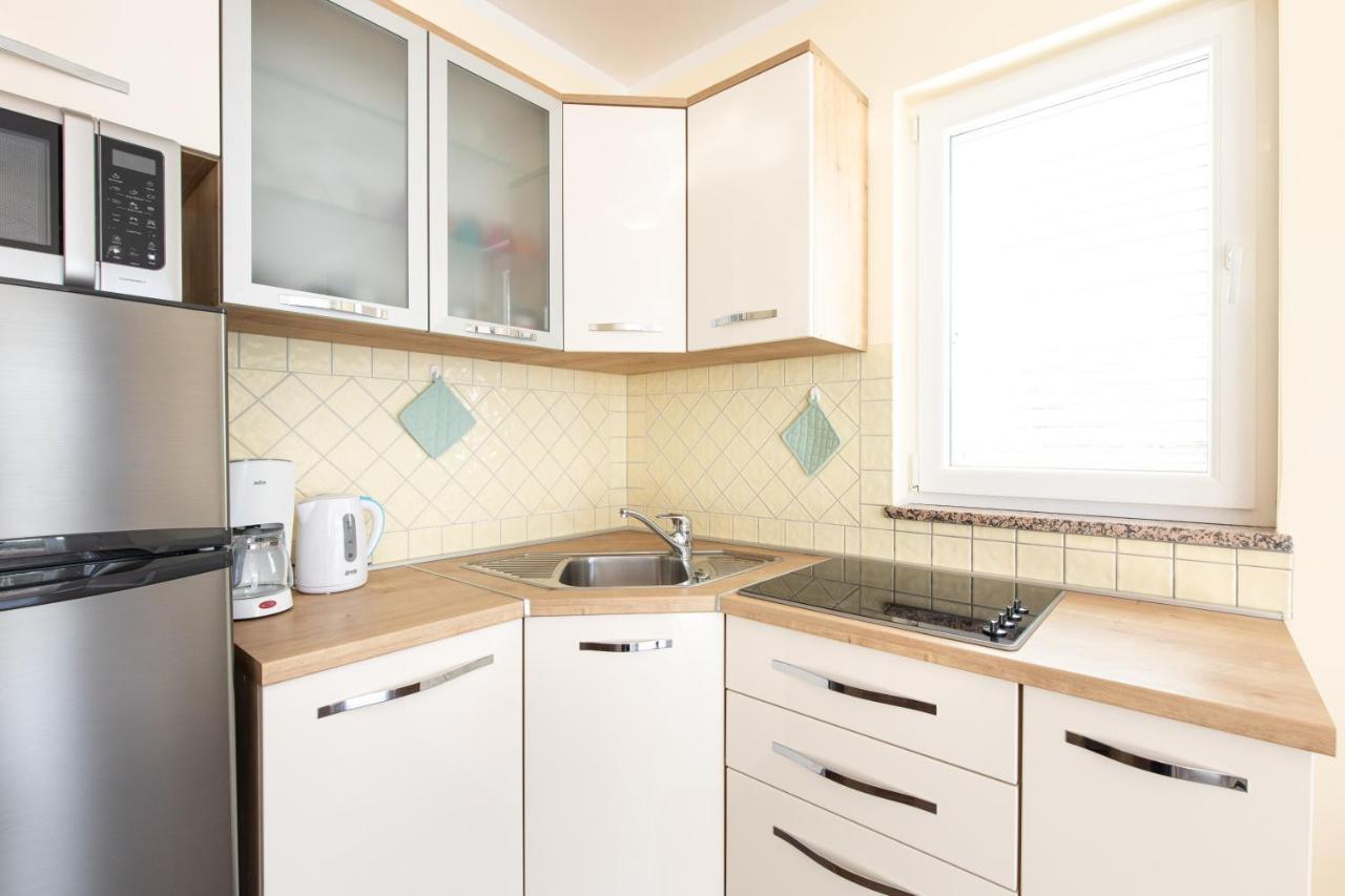 Apartments Bella Vista Кърк Екстериор снимка