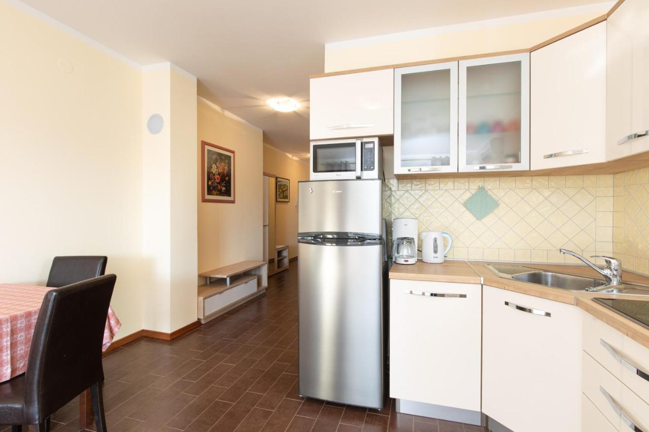 Apartments Bella Vista Кърк Екстериор снимка