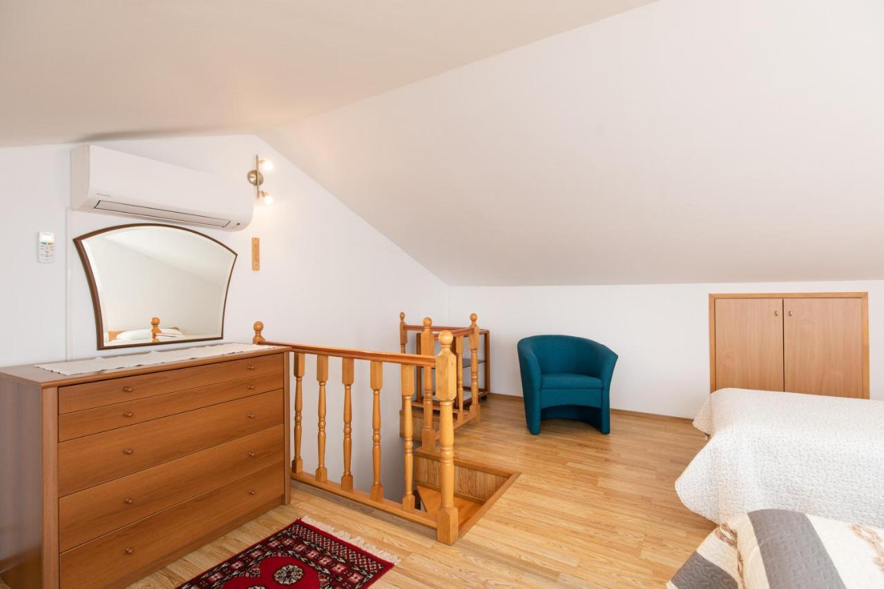 Apartments Bella Vista Кърк Екстериор снимка