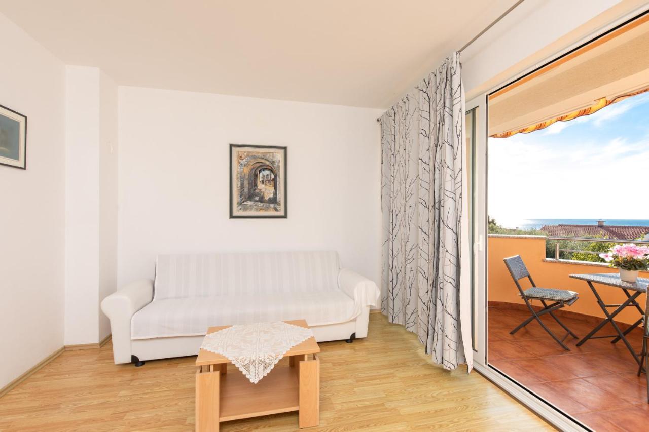 Apartments Bella Vista Кърк Екстериор снимка