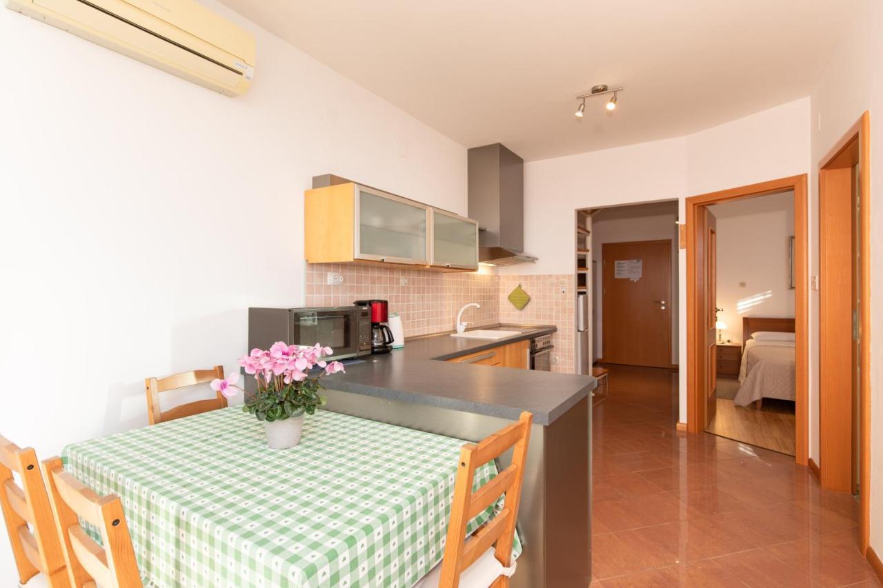 Apartments Bella Vista Кърк Екстериор снимка