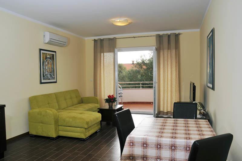 Apartments Bella Vista Кърк Екстериор снимка